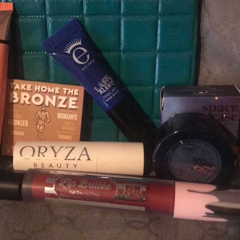 Mini Makeup bundle All NEW - Picture 3 of 8